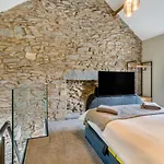 1 Bed In Oc-m29886 테베이