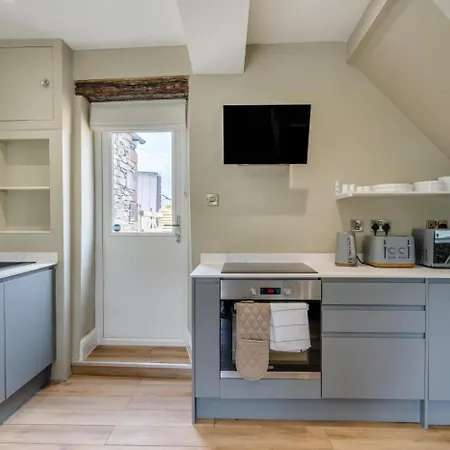 1 Bed In Oc-m29886 *